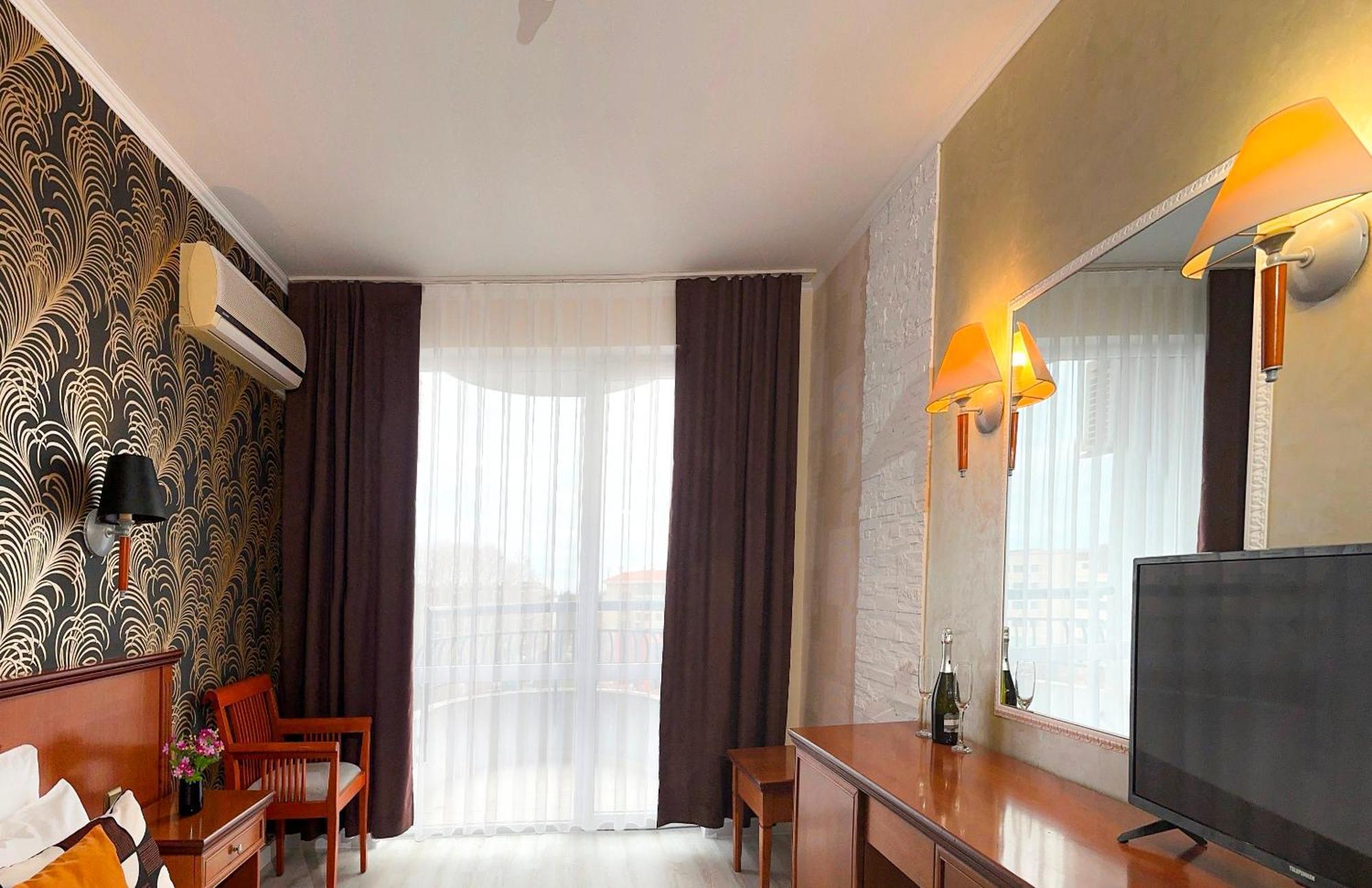 Hotel Yo Saints Constantine and Helena Exterior photo